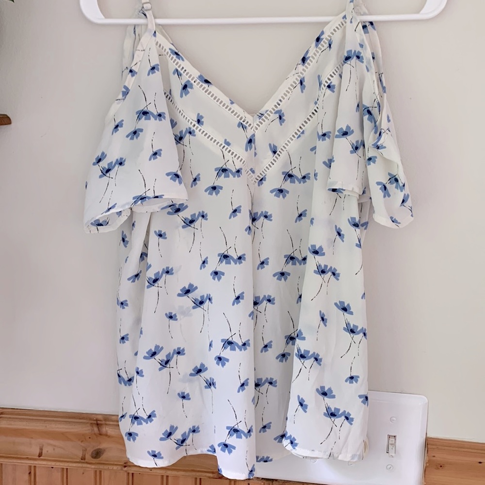 Summer Top 🌞💙